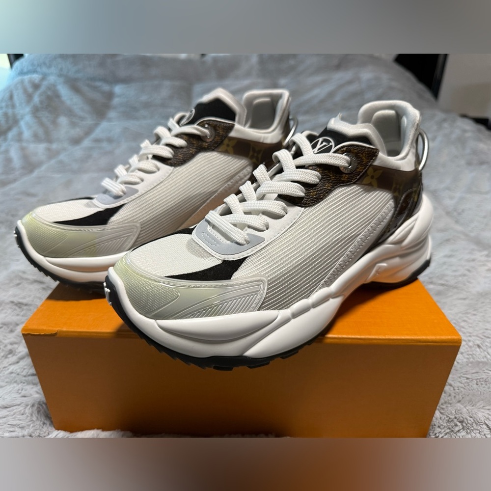 Louis Vuitton Sneakers